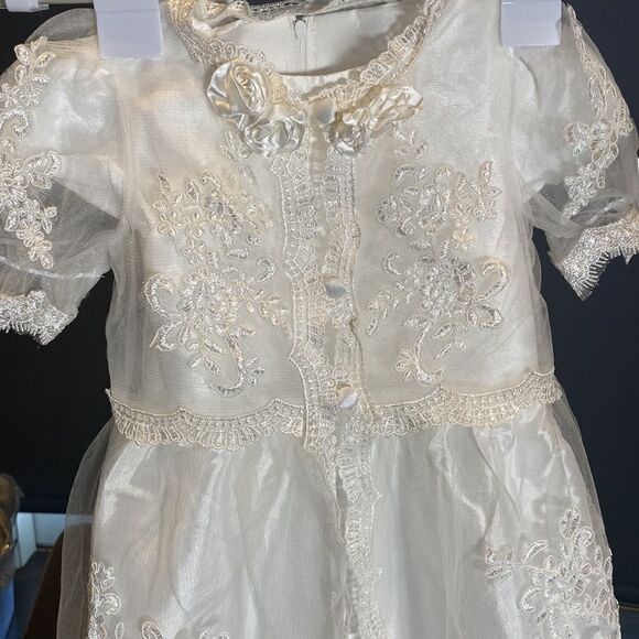 Baby Infant Girls Ivory Long Party Christening Gown with Bonnet 12-18 months NEW - Picture 8 of 14